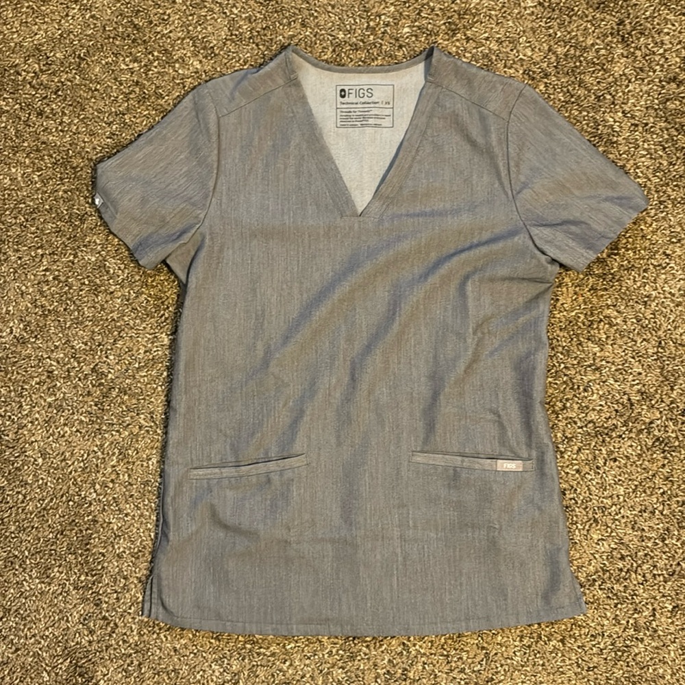 Figs Women’s Grey Scrub Top XS